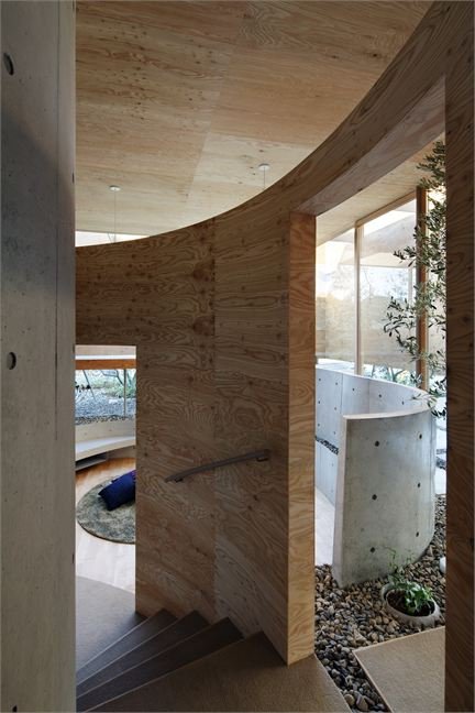 Pit House, a Communion between Architecture and Nature