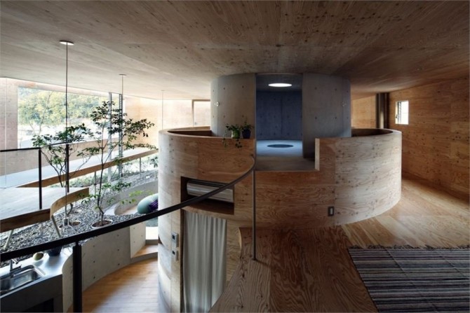 Pit House, a Communion between Architecture and Nature