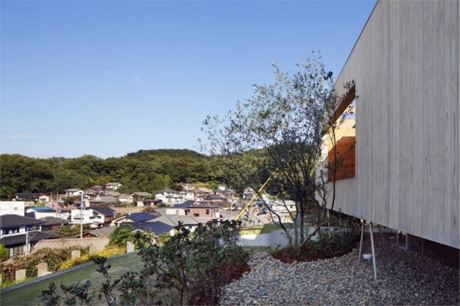 Pit House, a Communion between Architecture and Nature