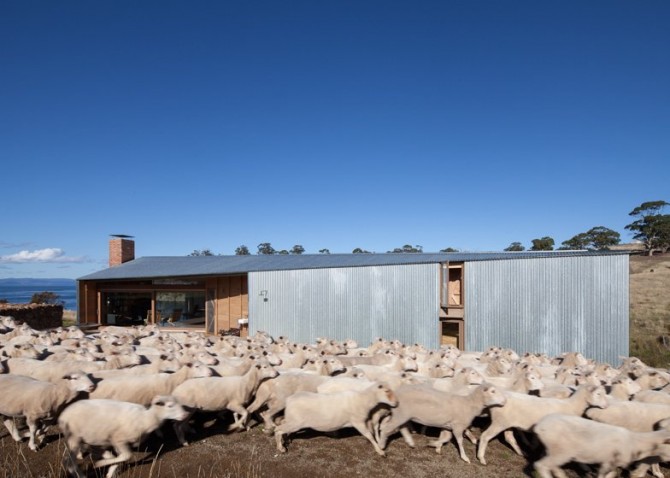 Cozy Shearers Quarters by John Wardle Architects