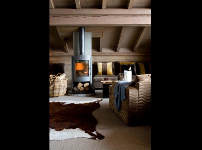 A Warm Chalet in the Middle of Snowy Alps