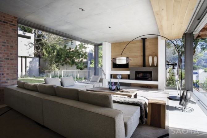 Glen 2961 house – A Perfect Combination of Domestic Aspect and Modernity