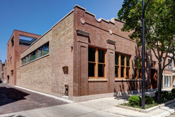 Modern Construction Embodied into a Classical Dream Home