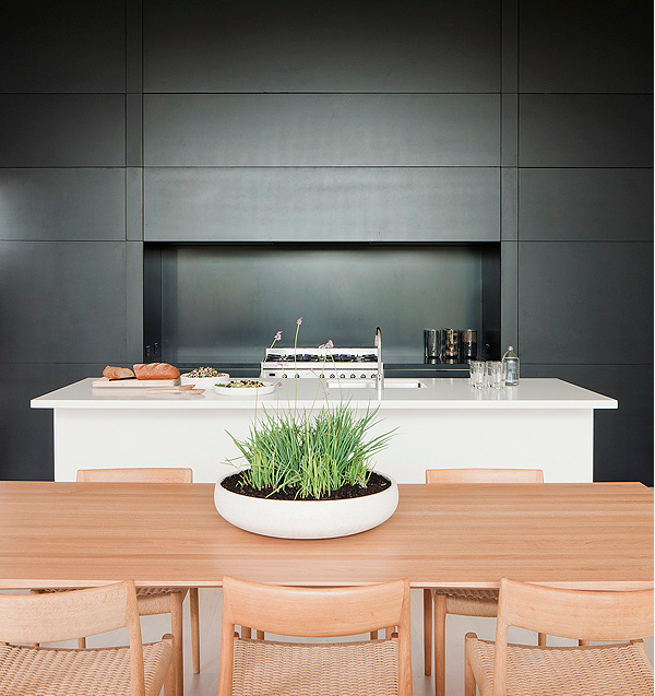 The Ridge Road Residence – a Mixture between Simplicity and Modernity