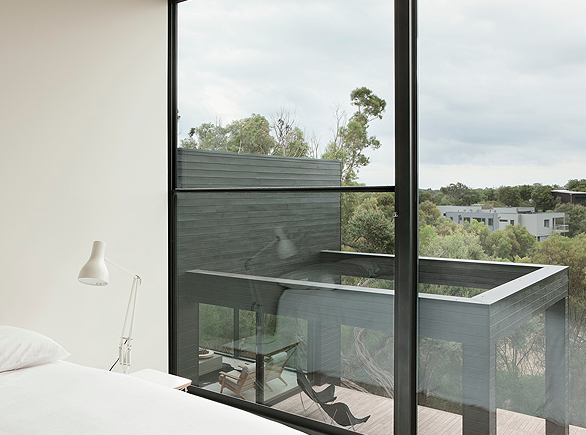 The Ridge Road Residence – a Mixture between Simplicity and Modernity