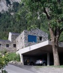 The Chamoson Residence – a Rocky Home in the Mountains (1)