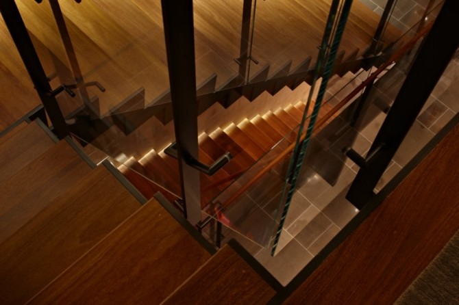 The Lake House – a Modern Design with a Pan Integration within Nature