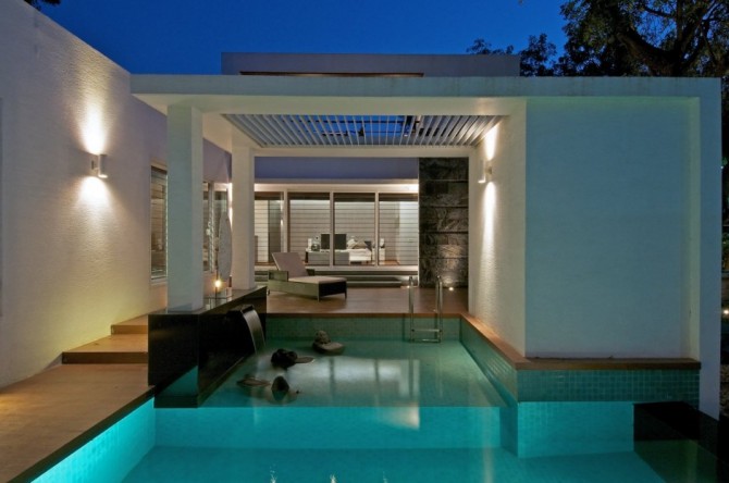 Amazing Dinesh Mill Bungalow, a Fluid Home Perfect for Leisure