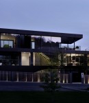 Onstage House – a Real Actress among Other Houses (2)